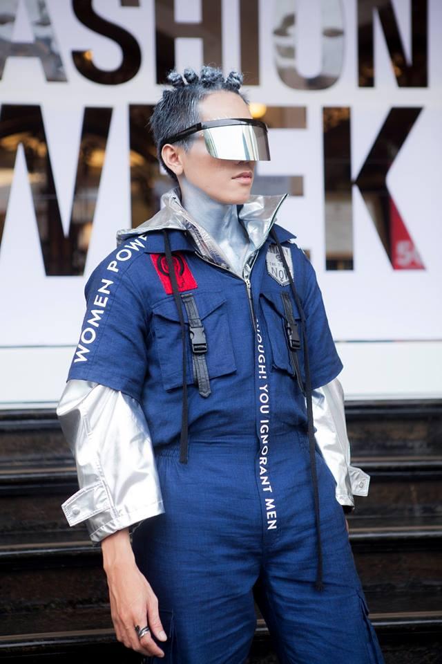 Giới trẻ chào sân Vietnam International Fashion Week bằng loạt street style không thể ĐỘC DỊ hơn-7