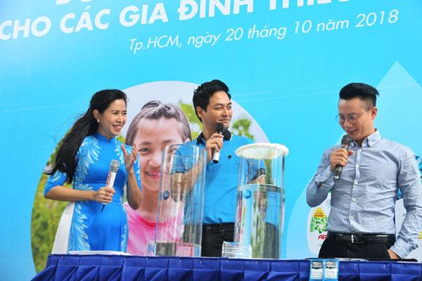MC Phan Anh đồng hành cùng ‘Nước uống sạch cho trẻ em’-1