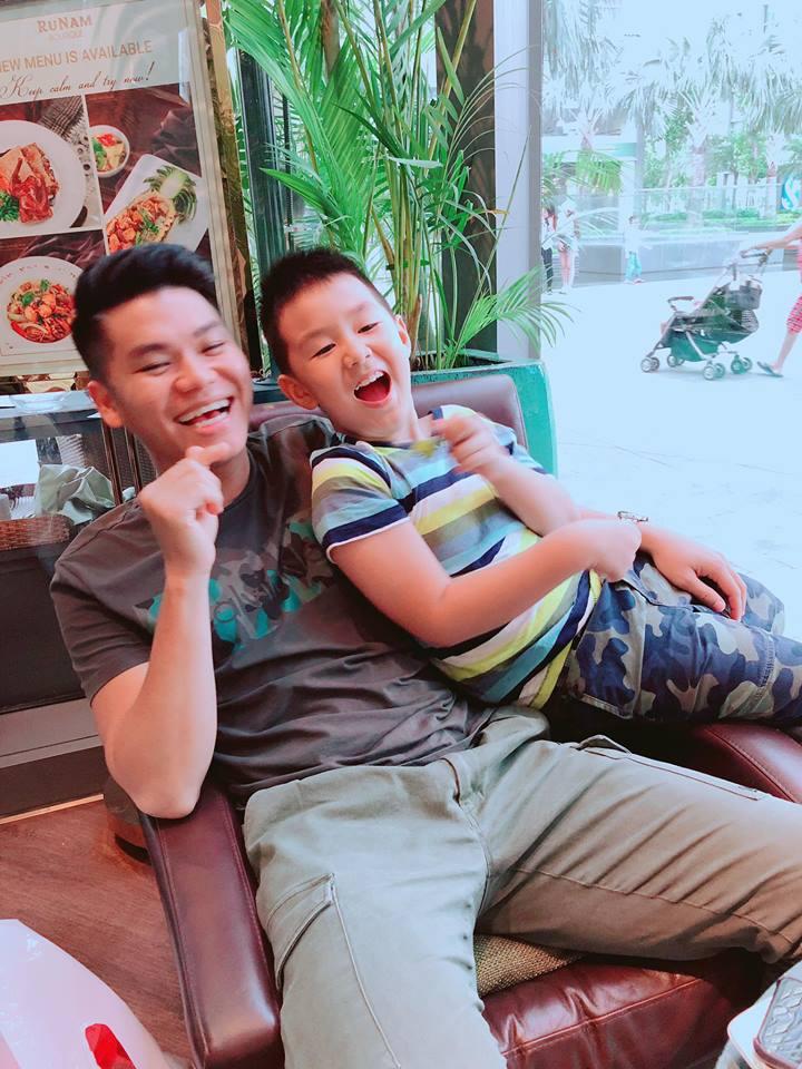 Thủy Tiên thư giãn ngắm phố cổ Hội An về đêm cùng ông xã Công Vinh-7