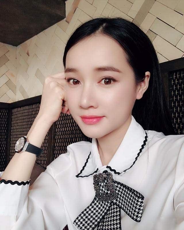 Thủy Tiên thư giãn ngắm phố cổ Hội An về đêm cùng ông xã Công Vinh-10