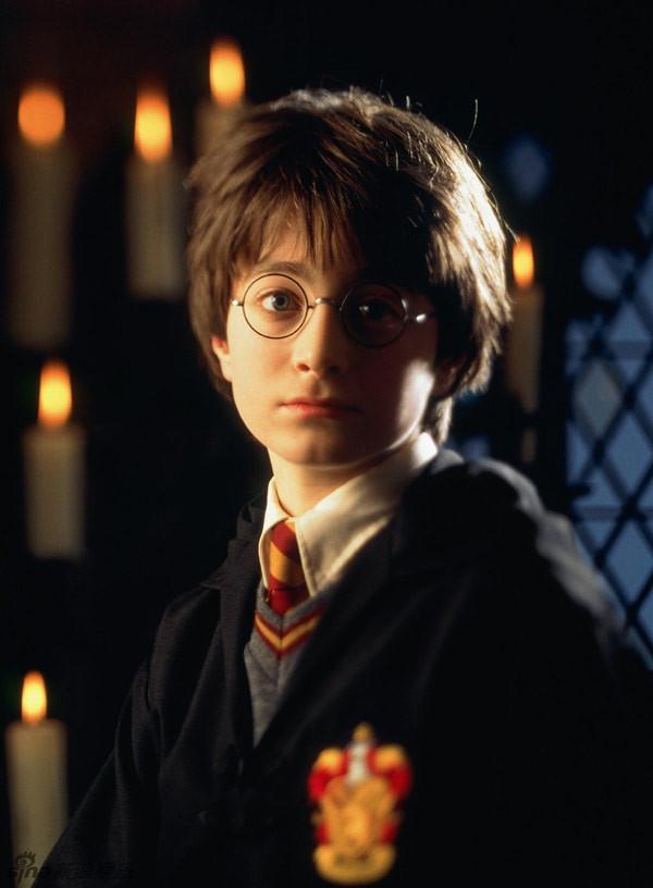 Hãy nhìn Harry Potter và Draco Malfoy hiện tại để thấy thời gian dìm con người tàn nhẫn như thế nào-3