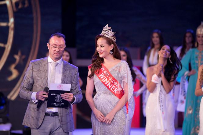 HOT showbiz: Hoa hậu Khánh Ngân thất vọng vì bị cướp quyền trao vương miện-3