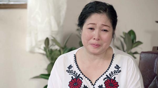 Gạo nếp gạo tẻ tập 73: Bà Mai khóc hết nước mắt tha thiết cầu xin Kiệt đừng ly hôn Hân-3