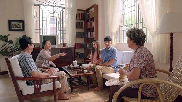 Gạo nếp gạo tẻ tập 73: Bà Mai khóc hết nước mắt tha thiết cầu xin Kiệt đừng ly hôn Hân-12