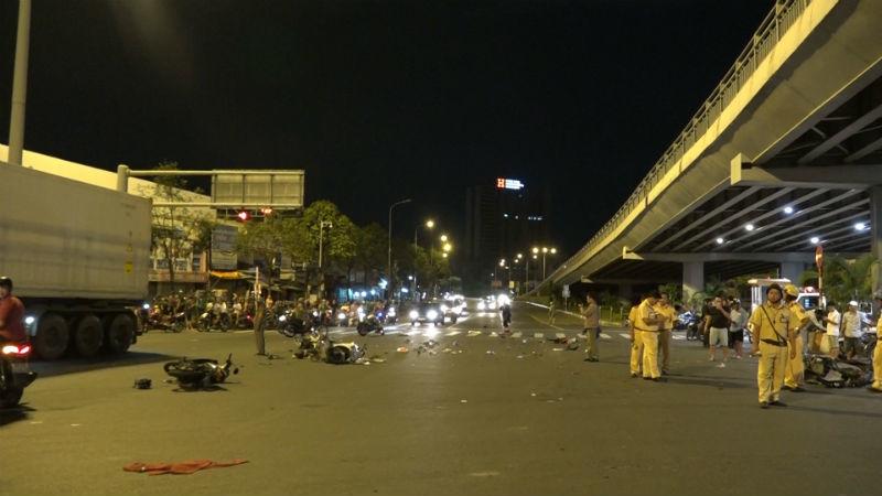 Nữ tài xế BMW nói cứ để em lo sau tai nạn 1 người chết, 7 người bị thương-2