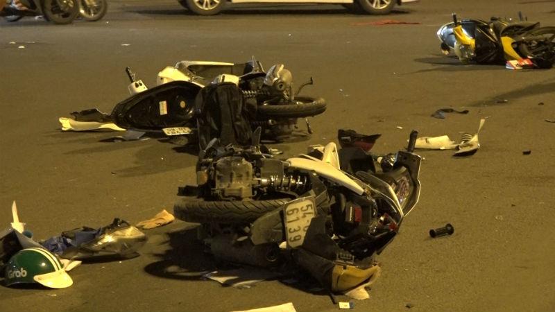 Nữ tài xế BMW nói cứ để em lo sau tai nạn 1 người chết, 7 người bị thương-3