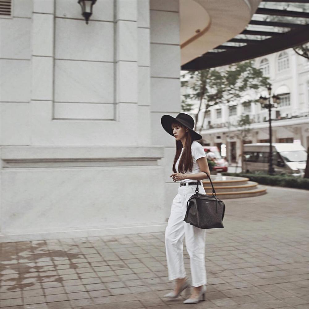 Gil Lê - Phí Phương Anh khoe streetwear cực chất ở SFW - Thúy Vi vẫn trung thành với style phô da thịt-8