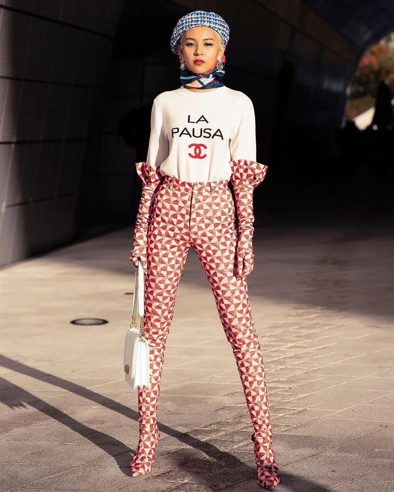 Gil Lê - Phí Phương Anh khoe streetwear cực chất ở SFW - Thúy Vi vẫn trung thành với style phô da thịt-4