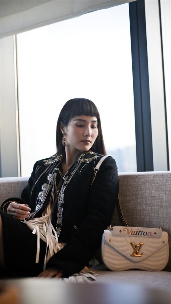 Diễm My 9x phủ hàng hiệu khi biến hình thành quý cô thập niên 80-4