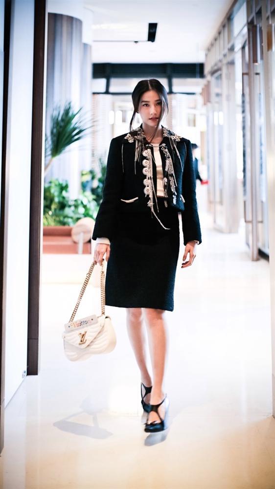 Diễm My 9x phủ hàng hiệu khi biến hình thành quý cô thập niên 80-12