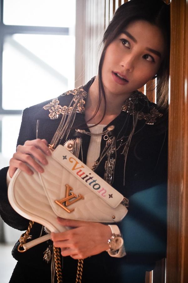 Diễm My 9x phủ hàng hiệu khi biến hình thành quý cô thập niên 80-13