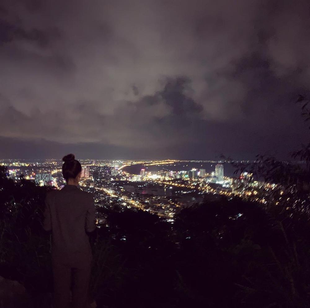 Linh Chi lột bỏ váy áo, chỉ mặc nội y phô diễn hình thể làm nóng mắt người xem-4