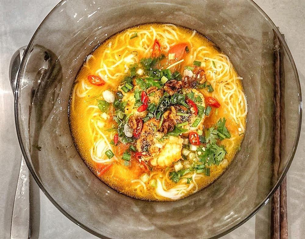 Linh Chi lột bỏ váy áo, chỉ mặc nội y phô diễn hình thể làm nóng mắt người xem-7