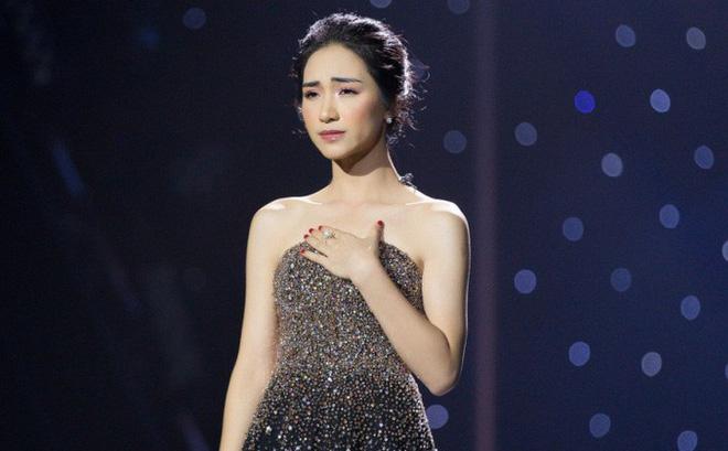 Hòa Minzy lên tiếng về clip mặt lạnh tanh nhìn trưởng FC quát tháo fan như mẹ thiên hạ-3