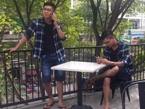 Bí quyết chụp ảnh 'sống ảo' trên điện thoại với camera thường để có loạt hình phân thân và góc rộng tuyệt đẹp