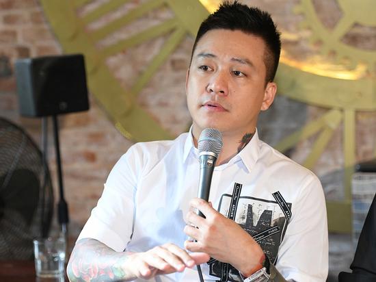 Tuấn Hưng: 'Chắc tại tôi hay khoe khoang quá nên ông trời liên tục thử thách chăng?'