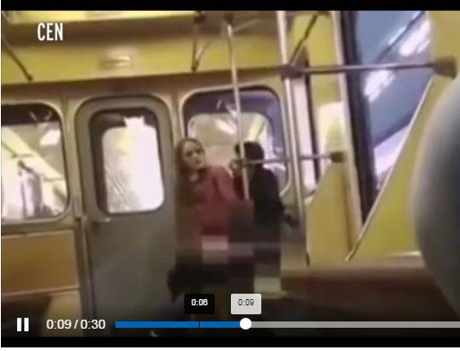 Đôi nam nữ gây shock với cảnh giường chiếu phản cảm ngay trên tàu điện dù biết có người đang quay clip-1