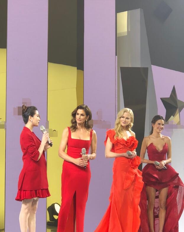 Tin vui làng Hoa ngữ: Nhược Hy Lưu Thi Thi lộ vòng 2 lớn, mang song thai sau 3 năm kết hôn-5