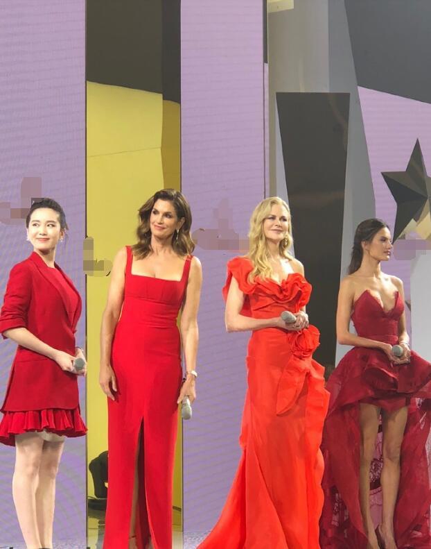 Tin vui làng Hoa ngữ: Nhược Hy Lưu Thi Thi lộ vòng 2 lớn, mang song thai sau 3 năm kết hôn-6