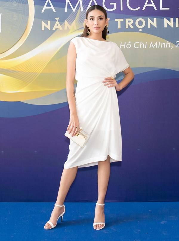 Võ Hoàng Yến gây sốt với màn thị phạm thần sầu khi tuyển chọn chân dài-1