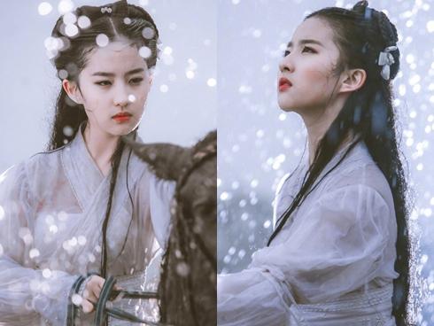 Loạt ảnh 16 tuổi đẹp đến nao lòng chưa từng công bố của Lưu Diệc Phi