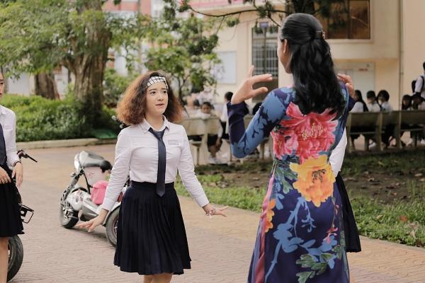 Mai Ngô trổ tài làm giảng viên vũ đạo cho hơn 150 học sinh tỉnh Kon Tum-3