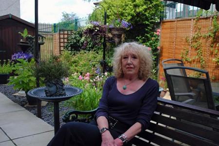 Dã man vợ giết chồng giấu xác 17 năm trong vườn, quấn 41 lớp ni lông-1