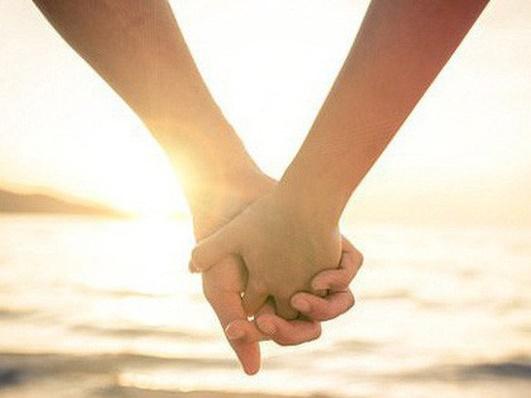 Giật mình hội chứng 'vơ người yêu' vào mình