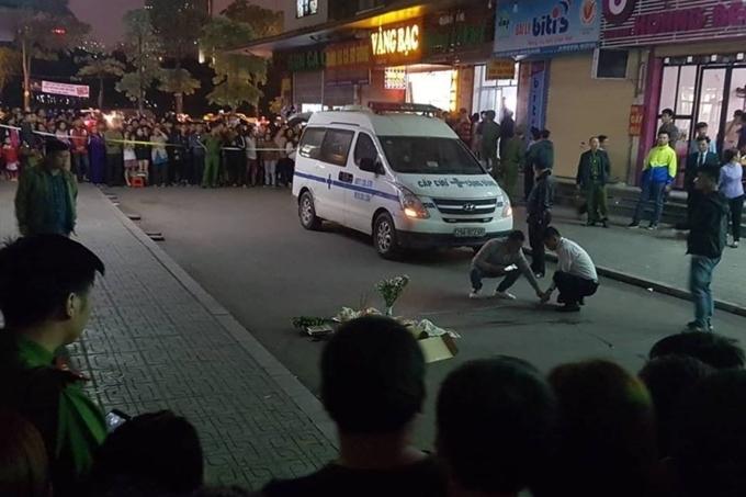 Vụ đứa bé bị mẹ ném từ tầng 31 xuống đất: Bố đứa trẻ có gia thế khủng, hào hoa có tiếng-2