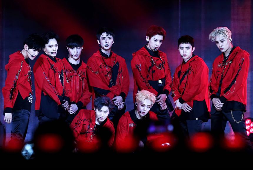 EXO, TWICE và dàn ‘quái vật’ Kpop chuẩn bị tái xuất trong tháng 11-5