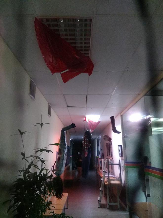 Mừng Halloween, học sinh biến trường lớp thành nơi kinh dị không ai dám đi sớm về muộn-6