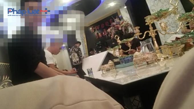 Massage kích dục: Bí mật trong các động thiên thai ở Thủ đô-1