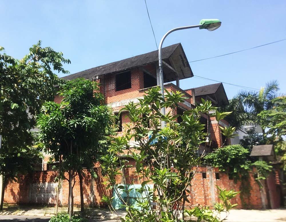 Biệt thự tiền tỷ bịt kín mọi lối vào, hoang lạnh giữa Sài Gòn-2