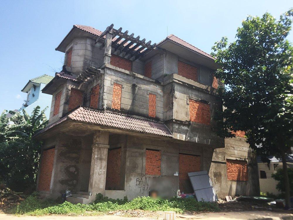 Biệt thự tiền tỷ bịt kín mọi lối vào, hoang lạnh giữa Sài Gòn-4