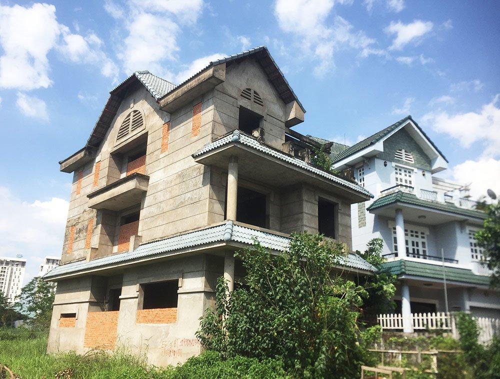 Biệt thự tiền tỷ bịt kín mọi lối vào, hoang lạnh giữa Sài Gòn-9