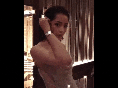 Chi Pu 'lột xác' trong clip 10 giây khoe vẻ đẹp sexy khó cưỡng khi diện váy xẻ táo bạo