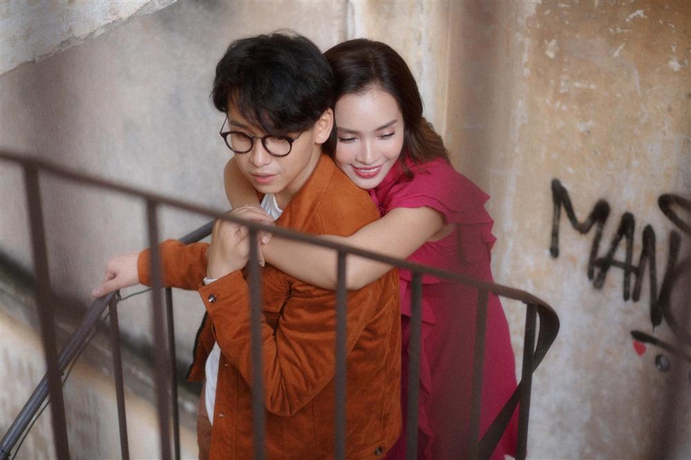 Câu chuyện tình yêu đầy nước mắt của Ái Phương và Quang Bảo khiến Trung Quân Idol, MC Hoàng Oanh nhói tim-1