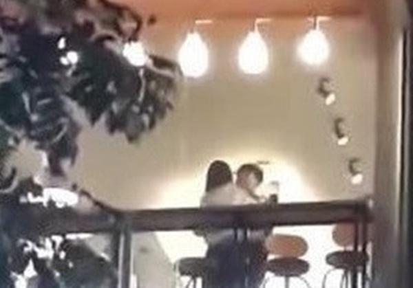 Muốn yêu nhau nên đi nhà nghỉ, sao lại mây mưa ở quán trà sữa?-4