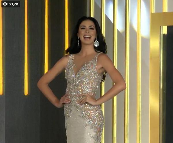 Bùi Phương Nga tự tin cùng top 10 trình diễn trang phục dạ hội-3