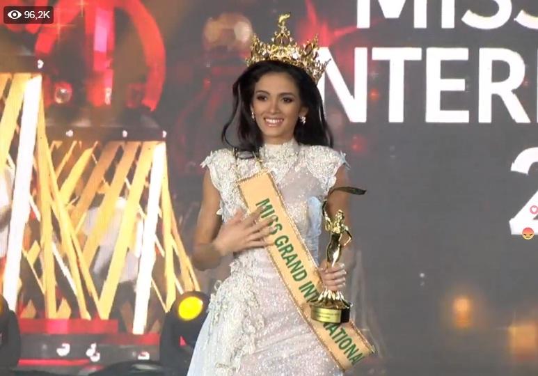 Được xướng tên cho ngôi hoa hậu, mỹ nữ Paraguay lăn đùng bất tỉnh nhân sự-6