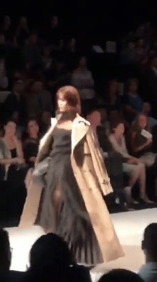 Khai mạc VIFW: Võ Hoàng Yến - Nam Trung làm nóng sàn runway - Lan Khuê tái xuất lần đầu sau kết hôn-6