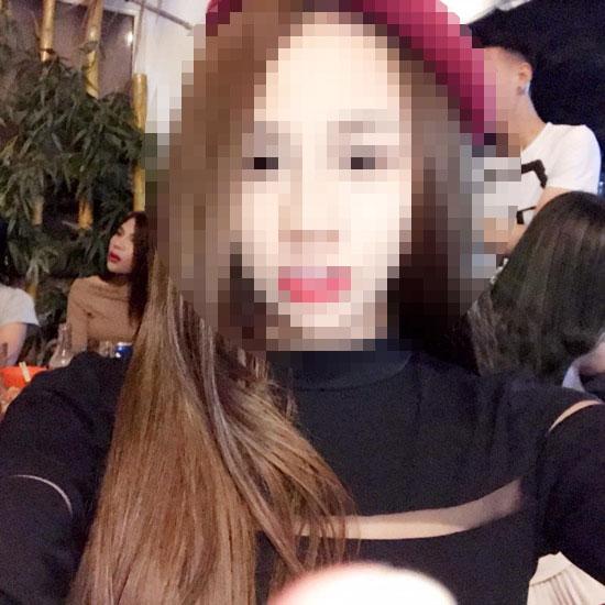 Danh tính cô gái hot nhất mạng xã hội hôm qua với loạt ảnh cởi sạch trên bãi biển: Là người chuyển giới và cực nóng bỏng-4