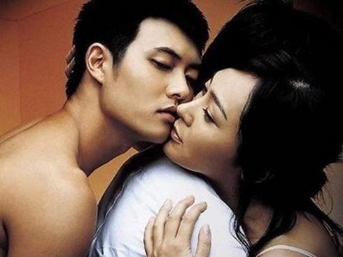 Nghẹn đắng với chàng trai thích tình 'tay 4', cô gái gom đủ bộ 'Nghêu, Sò, Ốc, Hến' trên đầu