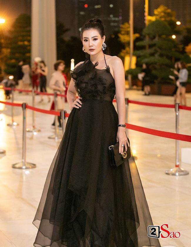 Bất ngờ trở lại sàn diễn, Phương Oanh Quỳnh Búp Bê catwalk thừa thần thái nhưng thiếu mềm mại-5