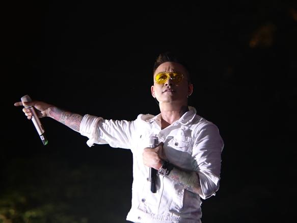 Đã có quá nhiều nước mắt rơi ngày ngựa hoang Tuấn Hưng tung vó trở lại-15