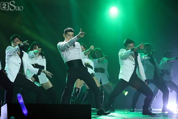 Noo Phước Thịnh siêu điển trai, hát live cùng dàn nhạc hoành tráng ca khúc mới-4