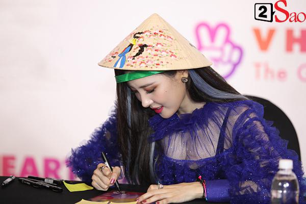 Gei chúa Sunmi quyến rũ hết nấc, SEVENTEEN như những vị thần trong đêm nhạc Việt Hàn-12