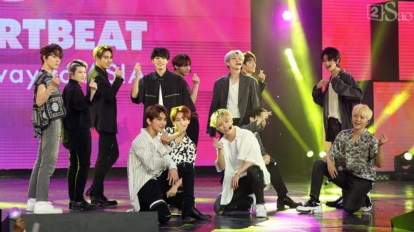 Gei chúa Sunmi quyến rũ hết nấc, SEVENTEEN như những vị thần trong đêm nhạc Việt Hàn-14