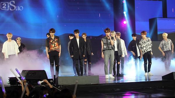 Gei chúa Sunmi quyến rũ hết nấc, SEVENTEEN như những vị thần trong đêm nhạc Việt Hàn-16