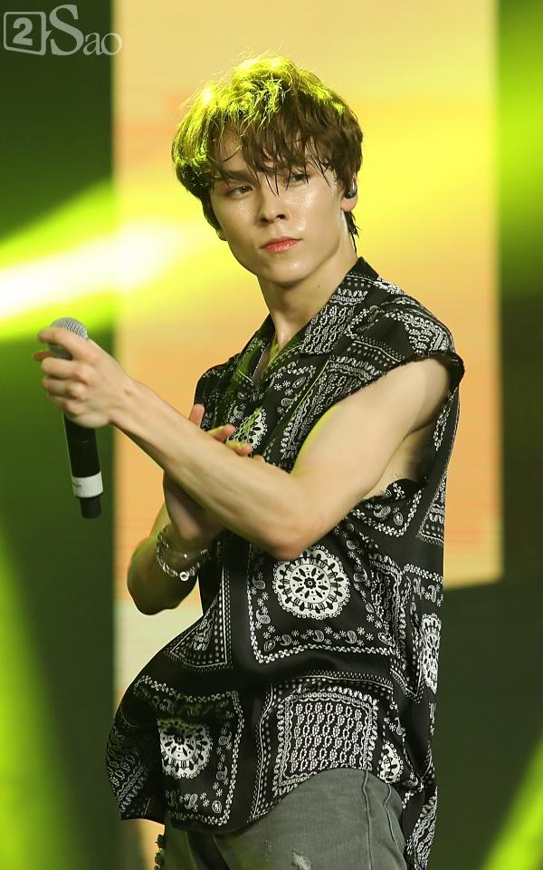 Gei chúa Sunmi quyến rũ hết nấc, SEVENTEEN như những vị thần trong đêm nhạc Việt Hàn-18